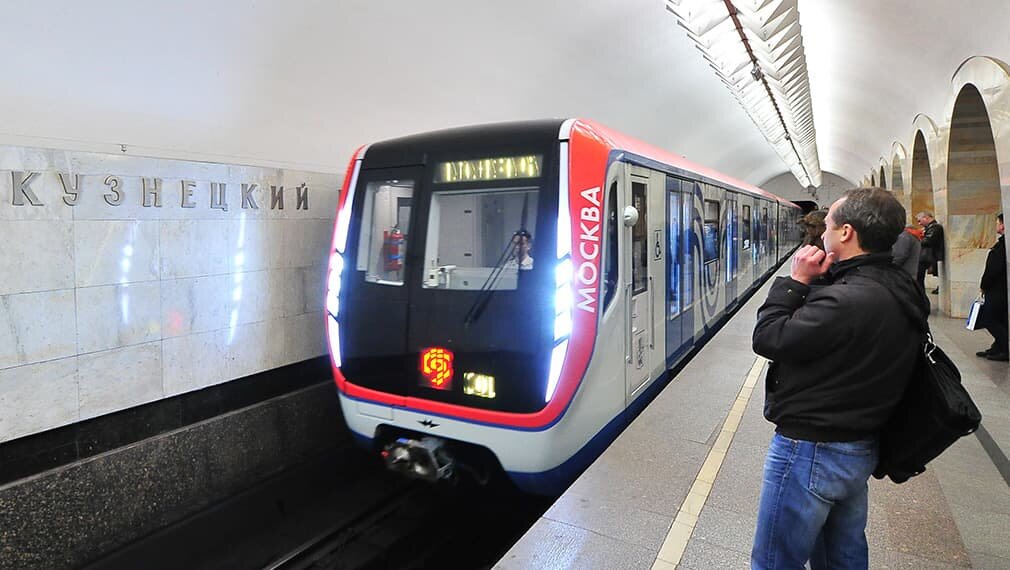 Как будет работать метро транспорт и в новогоднюю ночь 2019 года, в Москве и Санкт-Петербурге: перерывы в движении 