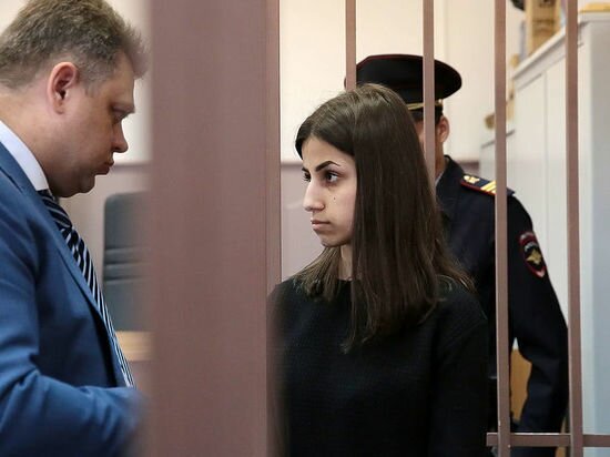Сестры Хачатурян: последние новости, Басманный суд Москвы оставил сестер Хачатурян под домашним арестом до 28 марта 2019 года