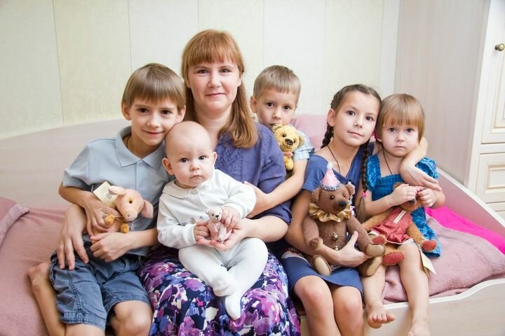 Помощь малоимущим семьям с детьми в 2019 в Москве 