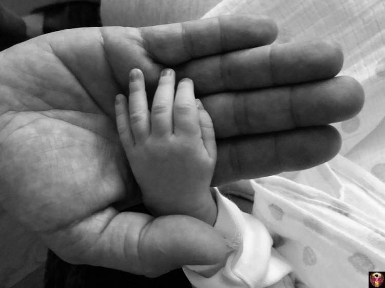 Жена Хабенского опубликовала фото с новорожденной дочерью